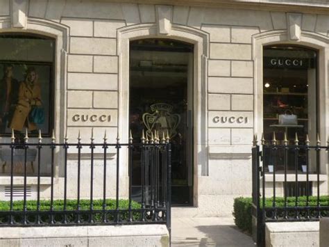 gucci champs elysées|gucci montaigne location.